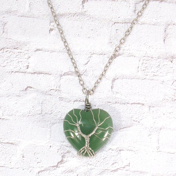 Tree of life heart pendant necklace with green aventurine stone wire wrapped - Picture 6 of 11